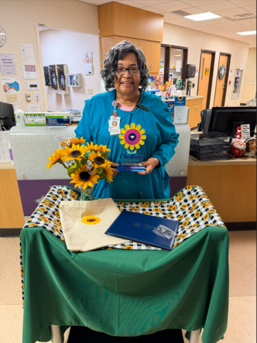 Darlene-Dixon-Sunflower-Award