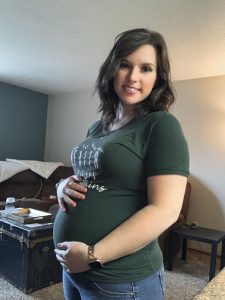 Kinzie pregnant with Stella