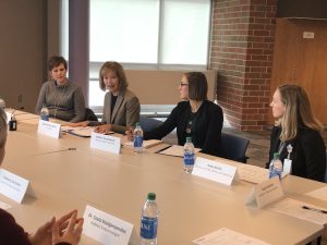 Minnesota Senator Tina Smith visits Children's Minnesota